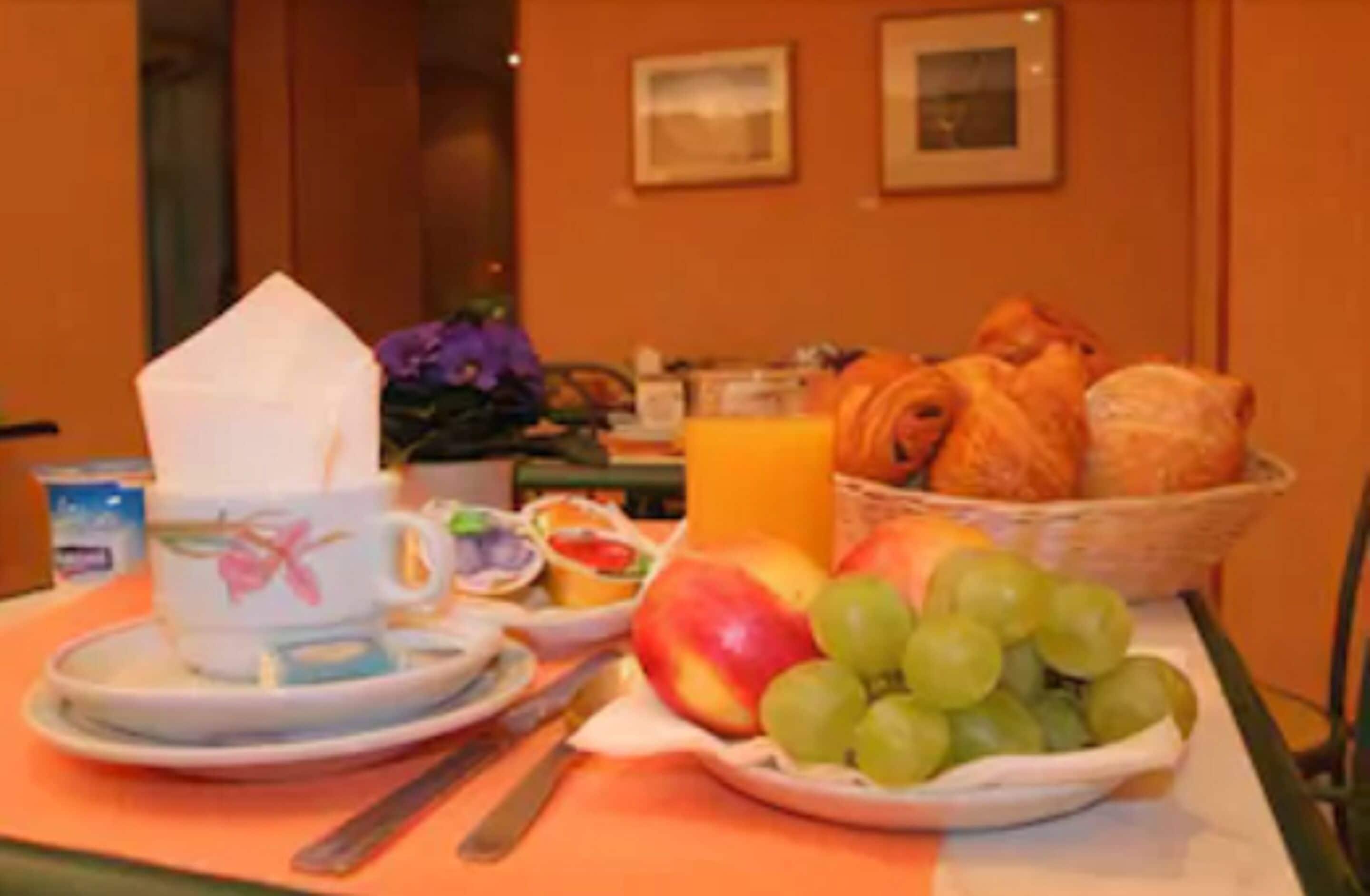 Printania Porte De Versailles Hotel 2*